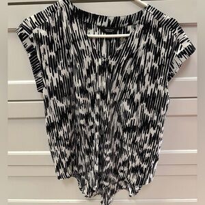 Simply Vera Vera Wang Monochrome Abstract Blouse